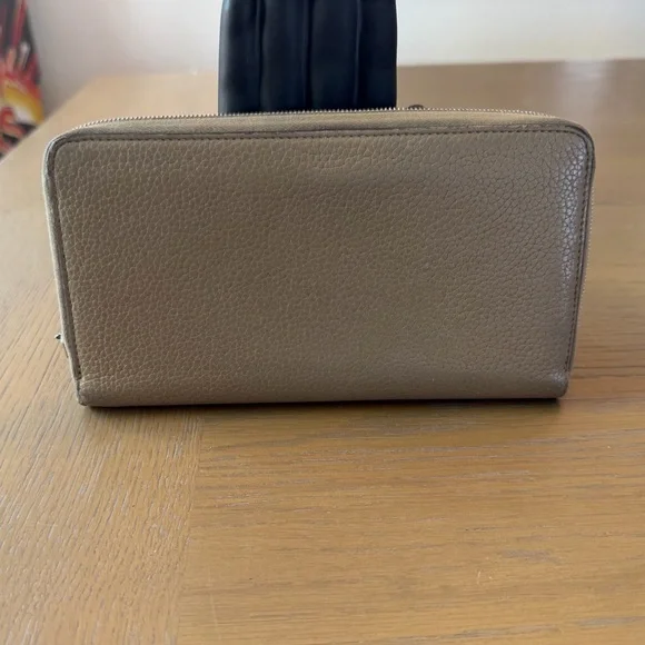 Louis Vuitton- Burberrys-Celine wallets - Picture 12 of 16